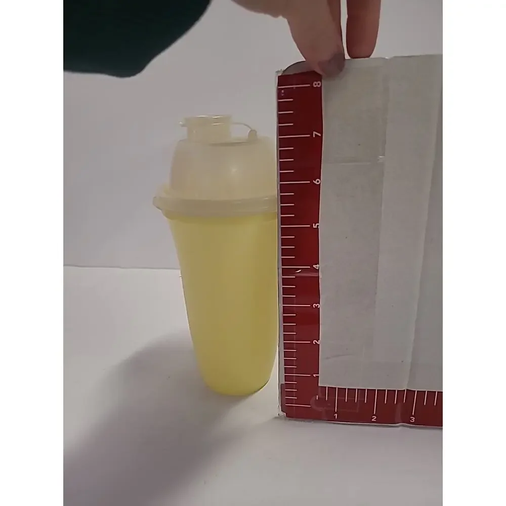 Tupperware Mini Quick Shake 16 oz. Yellow Vintage Gravy Salad Dressing 70's
